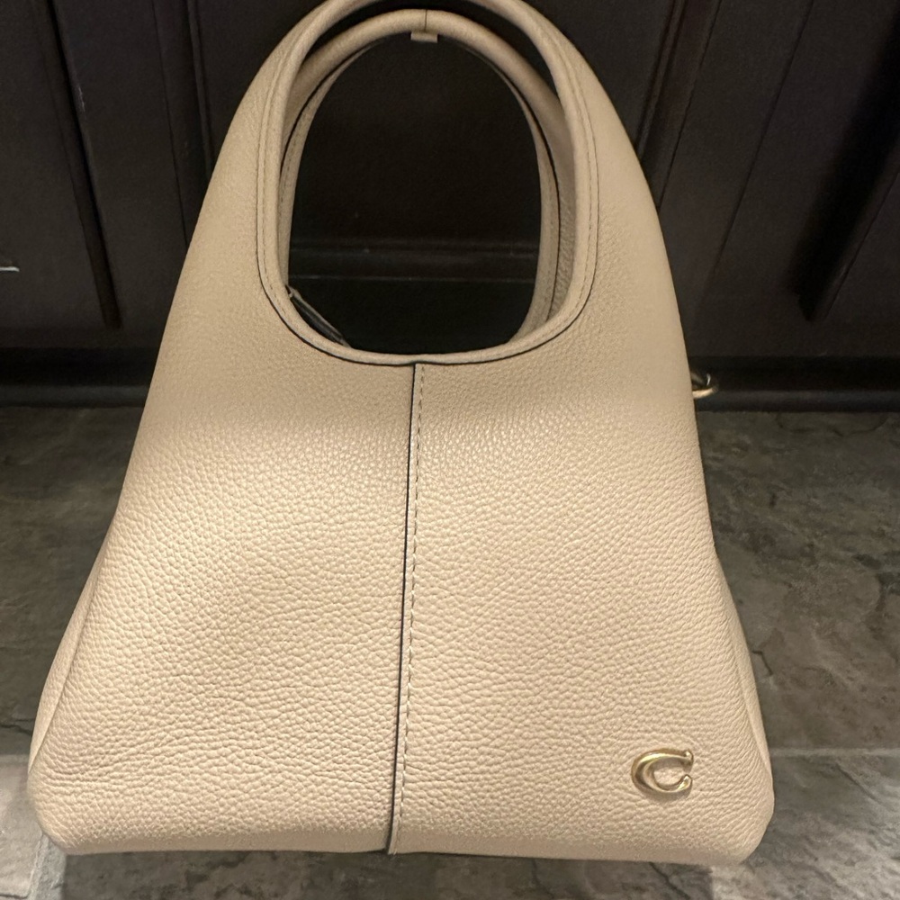 Lana Shoulder Bag 23 - Picture 8 of 11